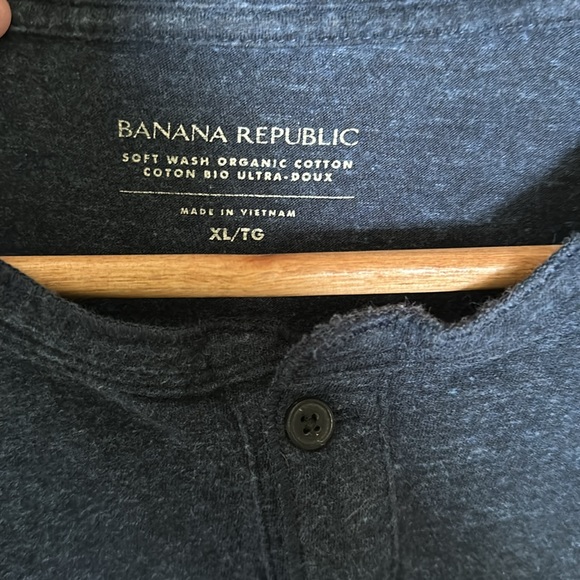 Banana Republic soft wash organic cotton Henley - Picture 2 of 3
